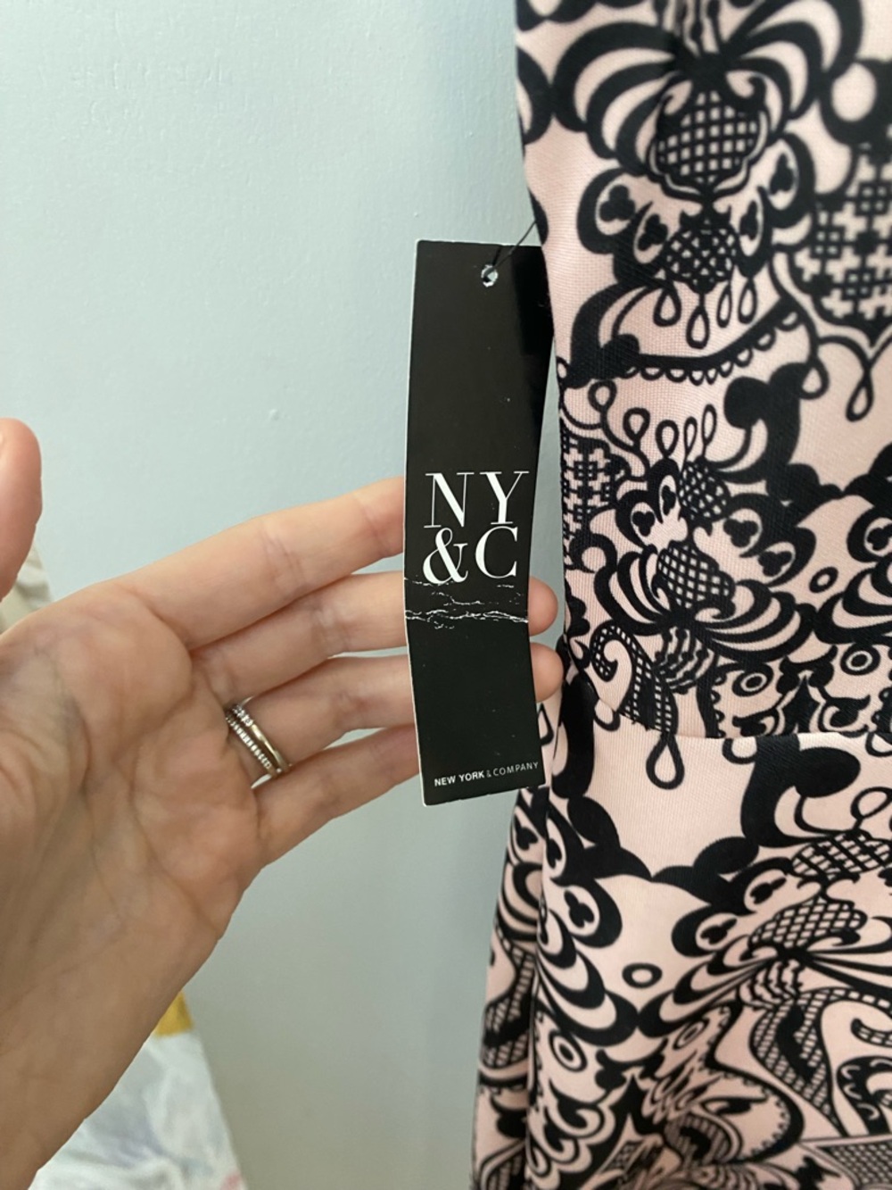 New York and Company Pink and black sheath dress - Picture 6 of 8